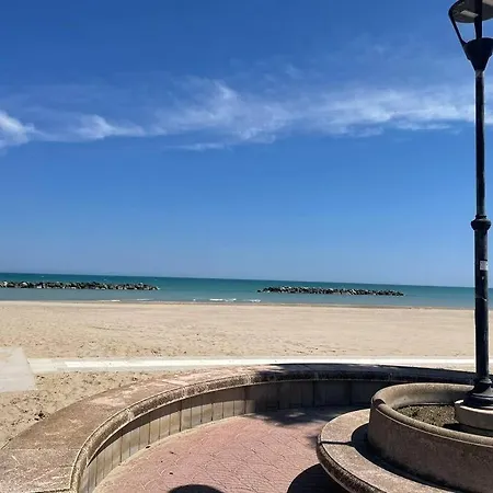Casa Sul Mare50 Mt Dal Mare Parcheggio Gratuito